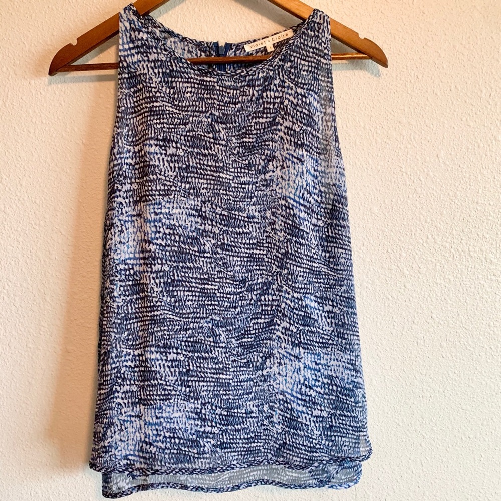 Violet & Claire Women’s Flowy Top Large